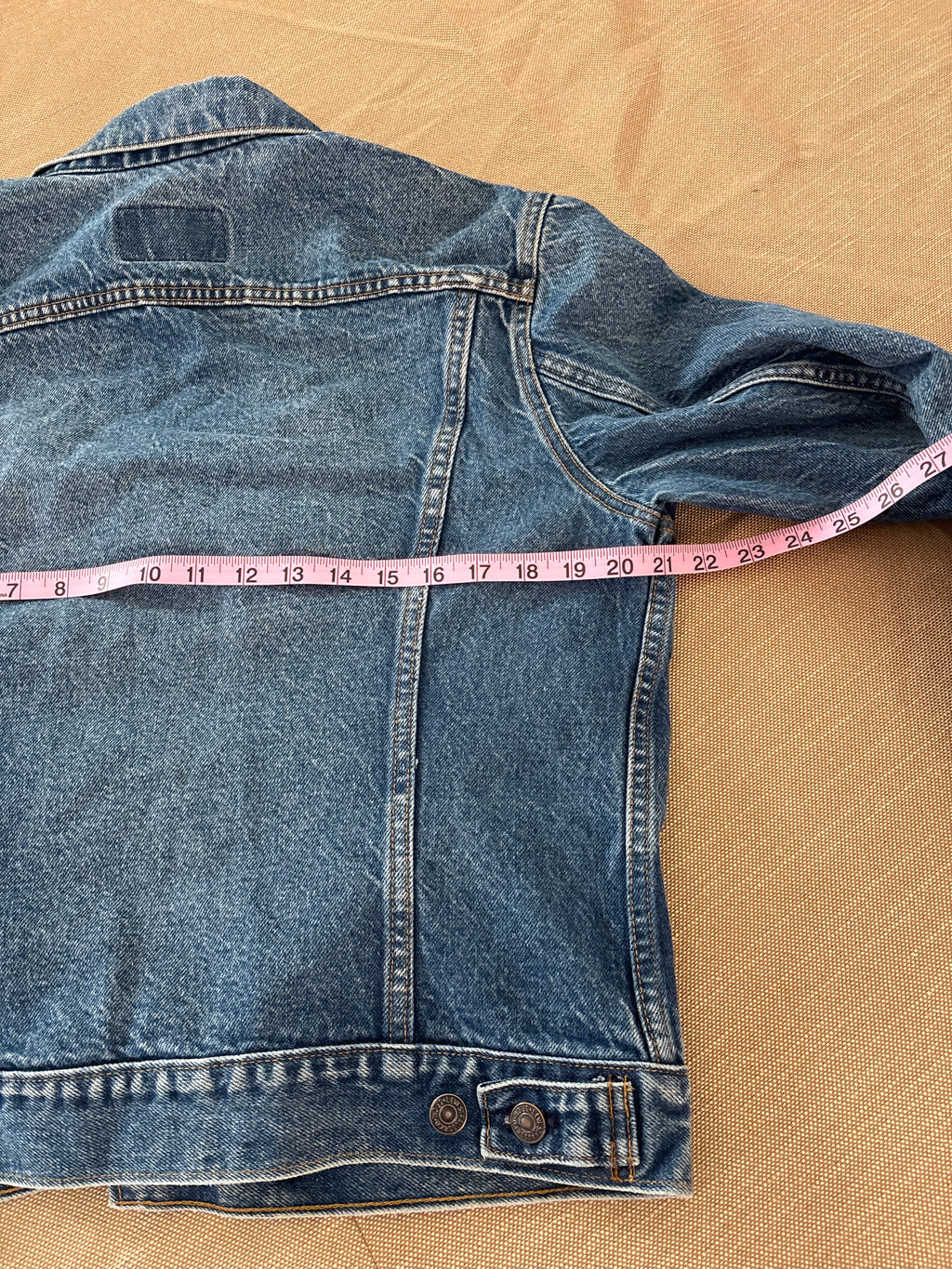 VTG 1986 Levi’s Denim Trucker Jacket – Classic Medium Wash Americana Vintage