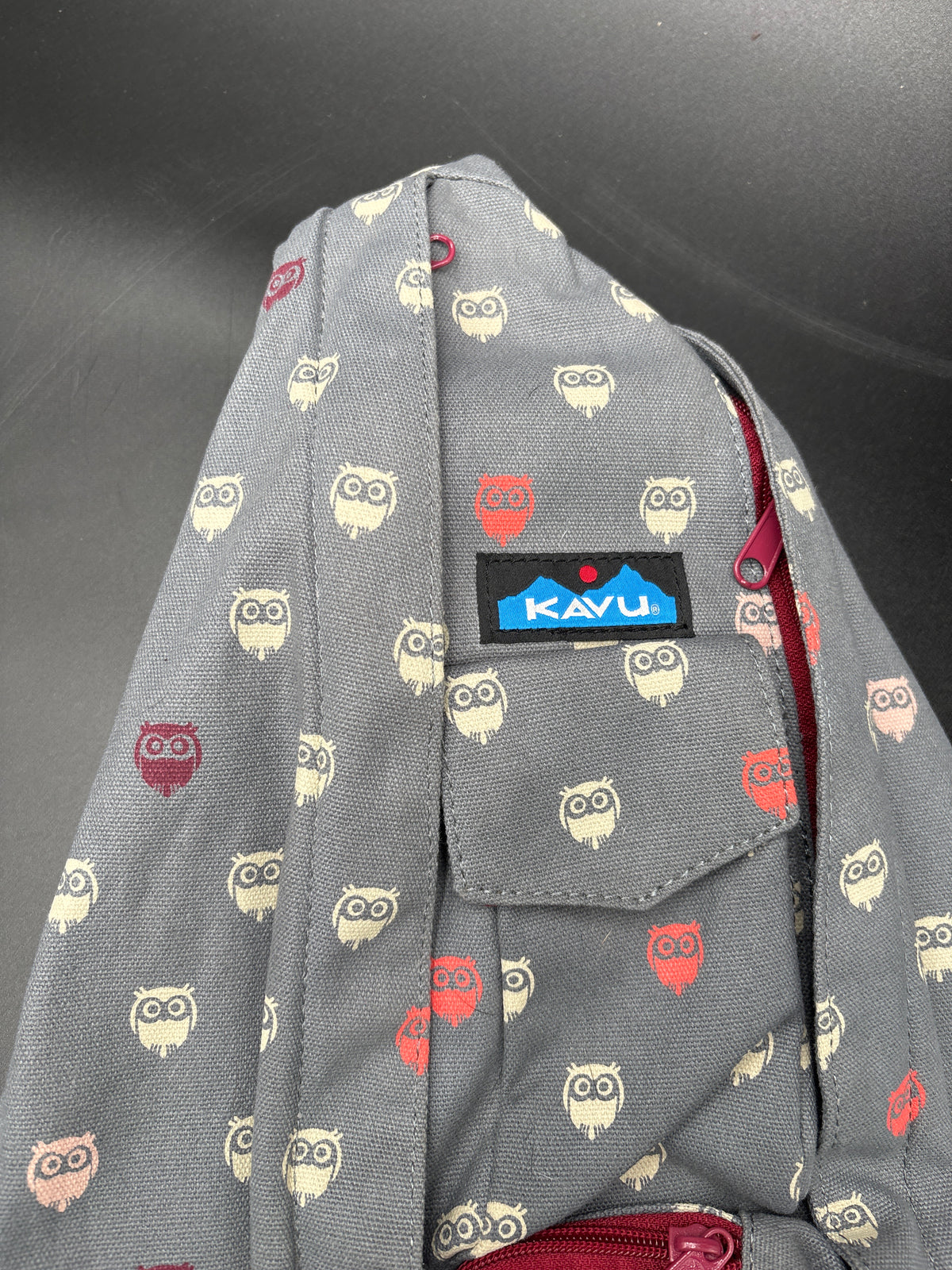 KAVU RETIRED OWL Print crossbody bag New with no Tags showing owl print design and logo details.