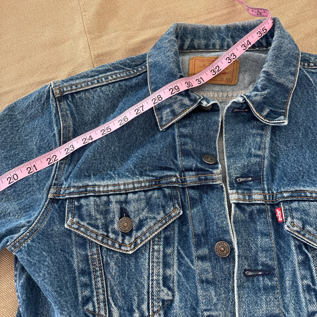 VTG 1986 Levi’s Denim Trucker Jacket – Classic Medium Wash Americana Vintage