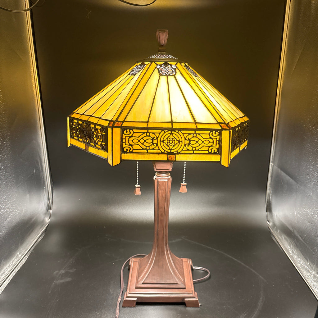 Quoizel Stain Glass shade with Light Source Cast Iron Base
