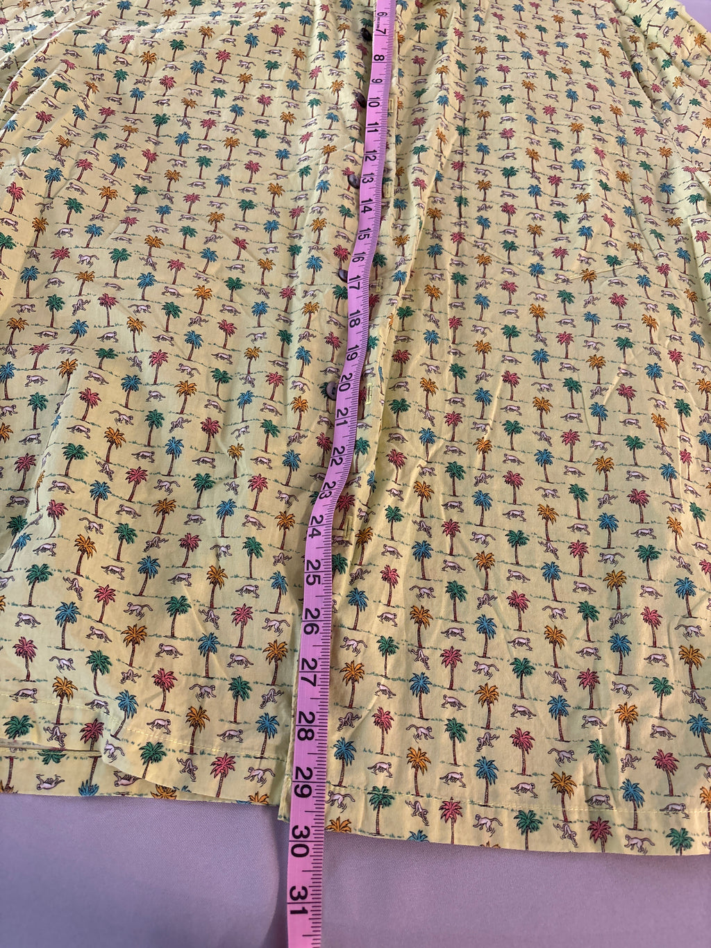 Tori Richard short-sleeve button-up shirt featuring an all-over retro palm tree and island motif, 100% Cotton size M.#4