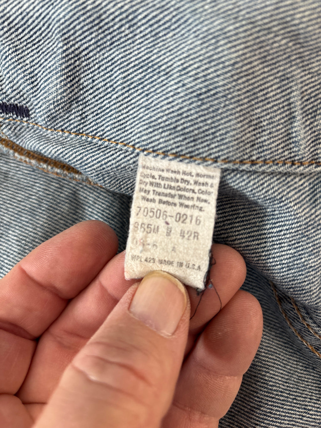VTG 1986 Levi’s Denim Trucker Jacket – Classic Medium Wash Americana Vintage