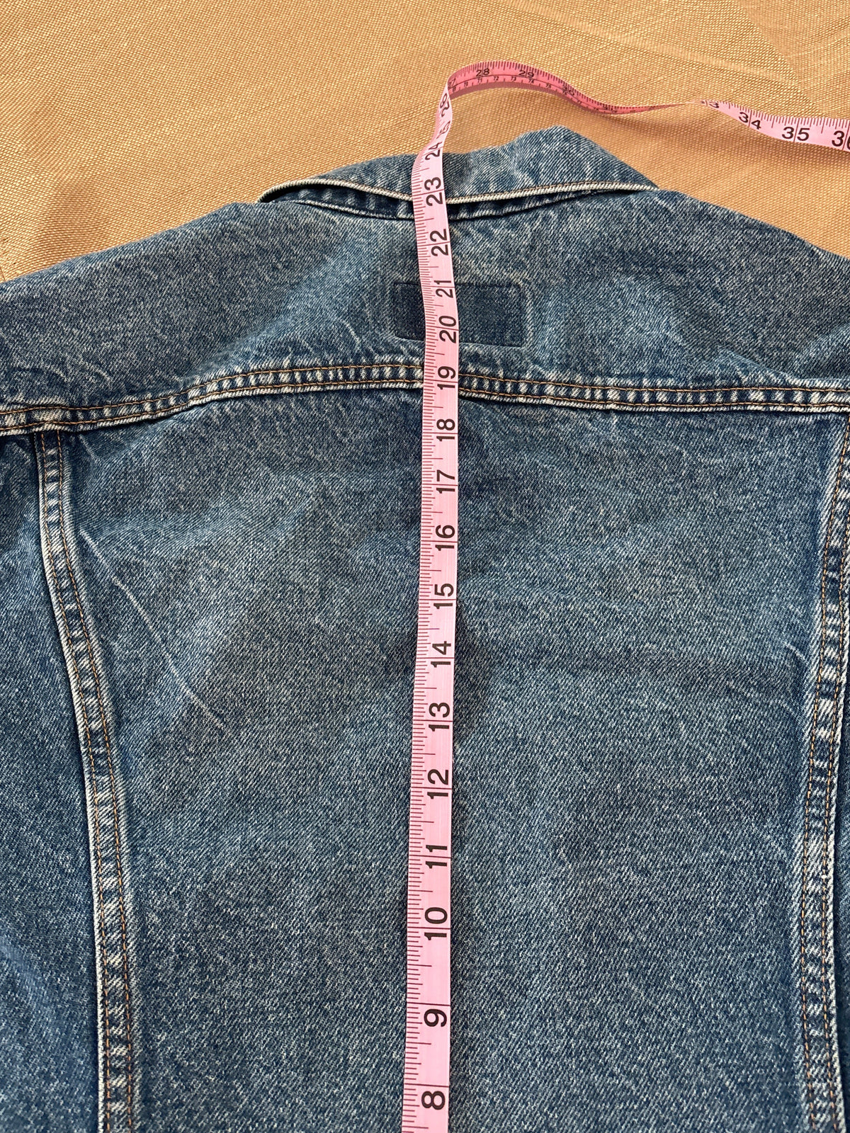 VTG 1986 Levi’s Denim Trucker Jacket – Classic Medium Wash Americana Vintage