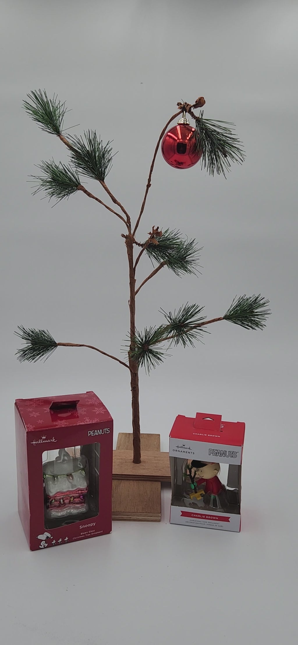 Peanuts 24" Musical Charlie Brown Tree w/ Linus Baby Blanket & 2 Hallmark Box Ornaments