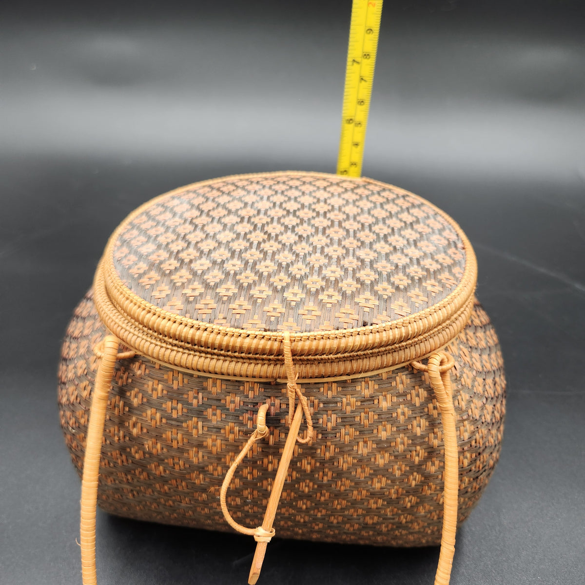 Vintage Thai Yan Lipao Basket Purse Handwoven Khit Bamboo Rattan Handbag Lid