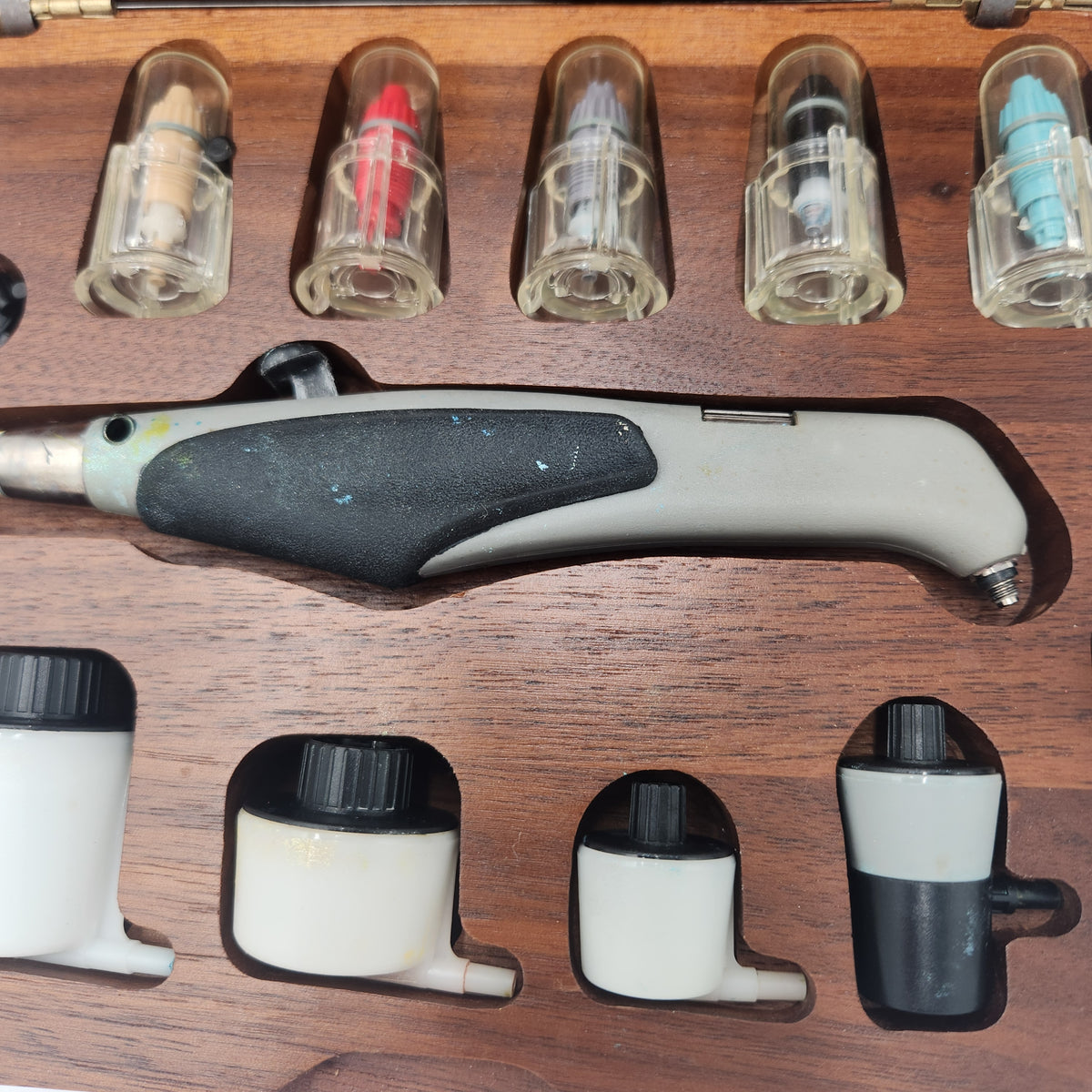 VTG Testors Aztek A4709 Deluxe Airbrush Set housed in a custom wooden walnut storage case