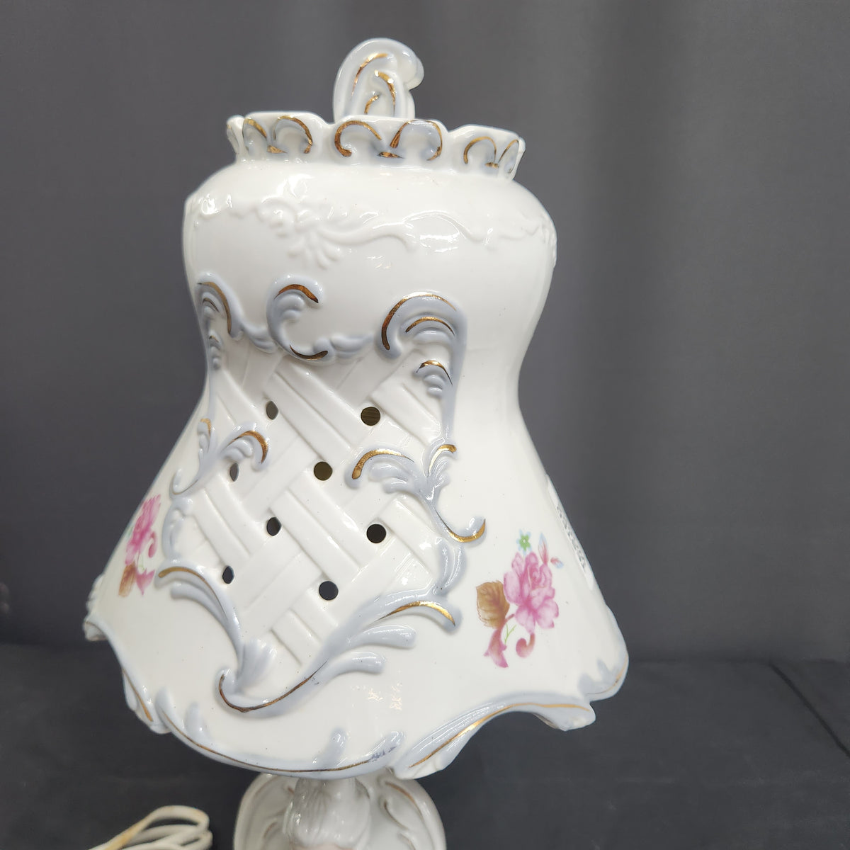 Vintage Porcelain Figurine Table Lamp French Victorian Boudoir