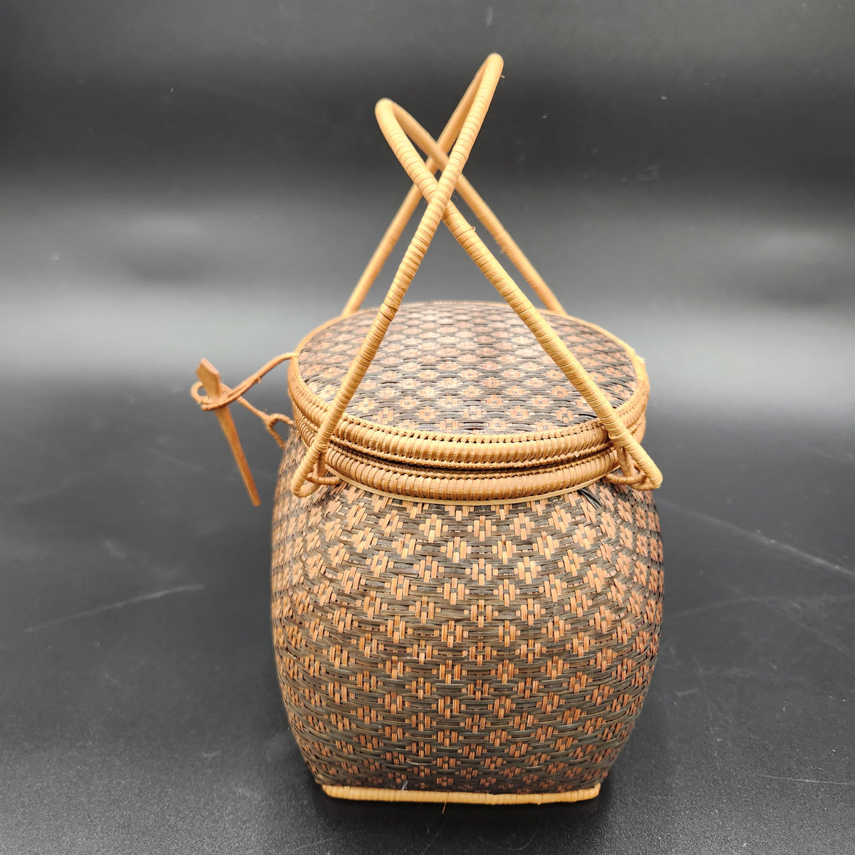 Vintage Thai Yan Lipao Basket Purse Handwoven Khit Bamboo Rattan Handbag Lid