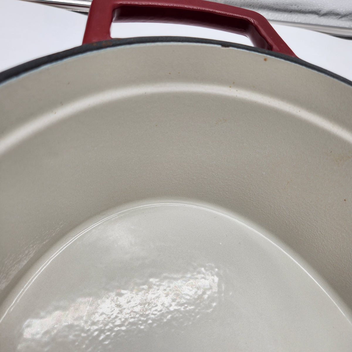 Martha Stewart 8-Quart Oval Enameled Cast Iron Dutch Oven - New-Cranberry Red