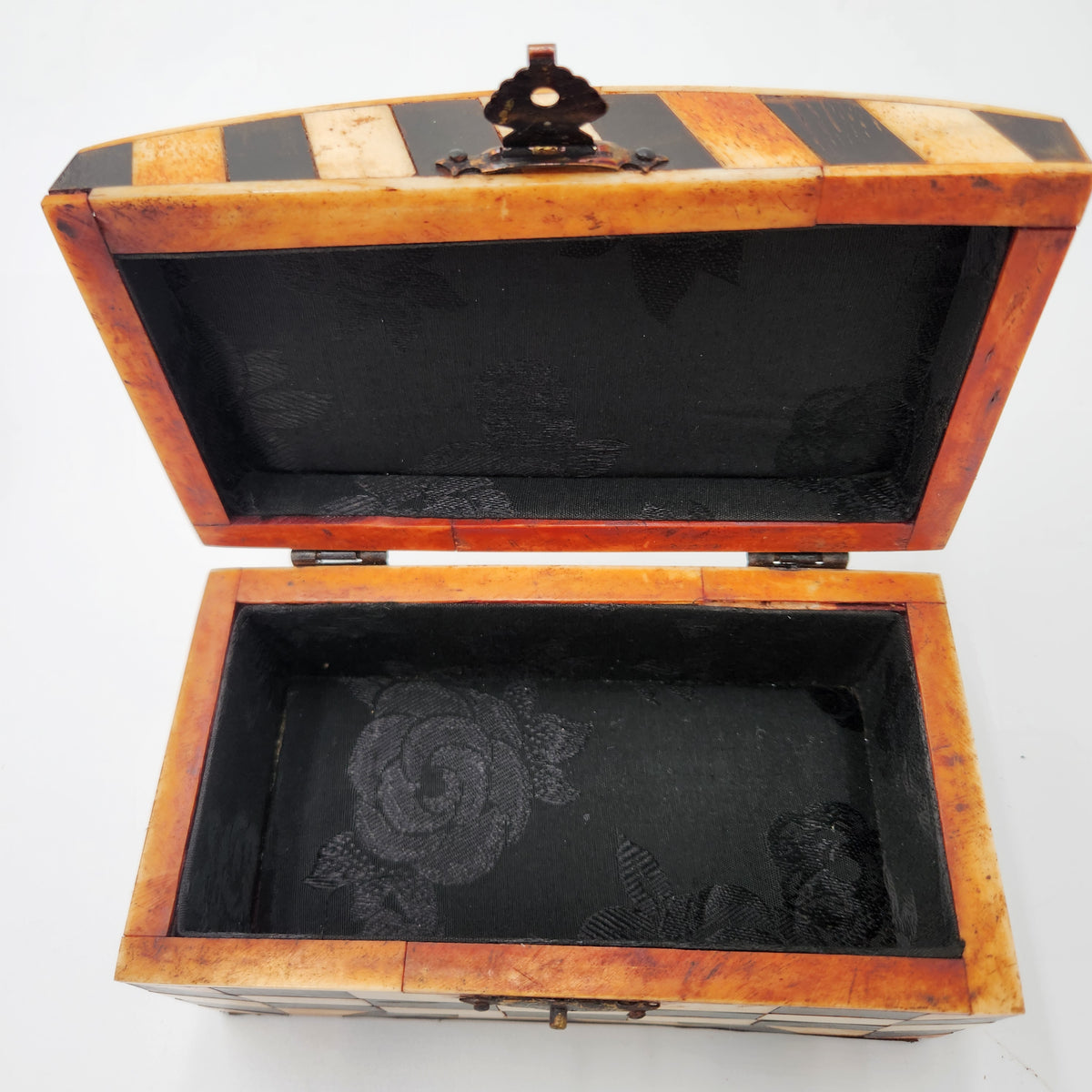 Vintage Bone Inlay Jewelry Box Black White Chevron Dome Top Trinket Case 6.5"