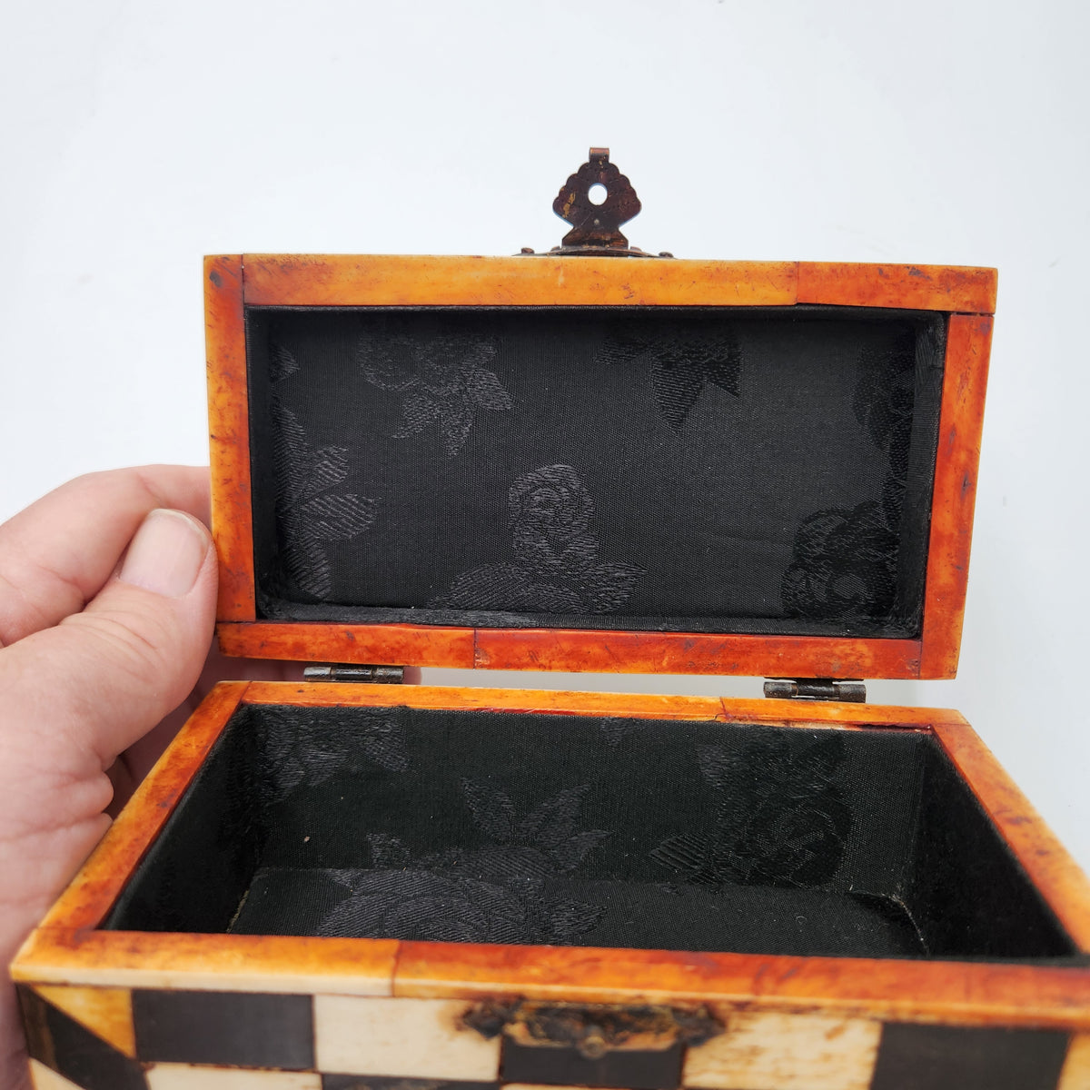 Vintage Bone Inlay Jewelry Box Black White Chevron Dome Top Trinket Case 6.5"