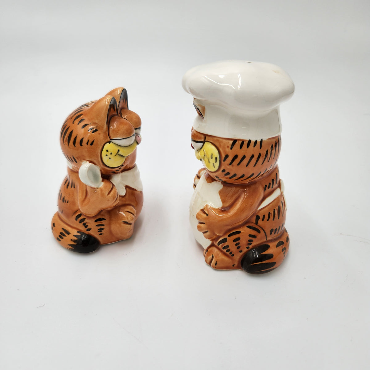 Vtg Garfield Salt Pepper Shakers Ceramic Chef Salty Cat Enesco Jim Davis 1981
