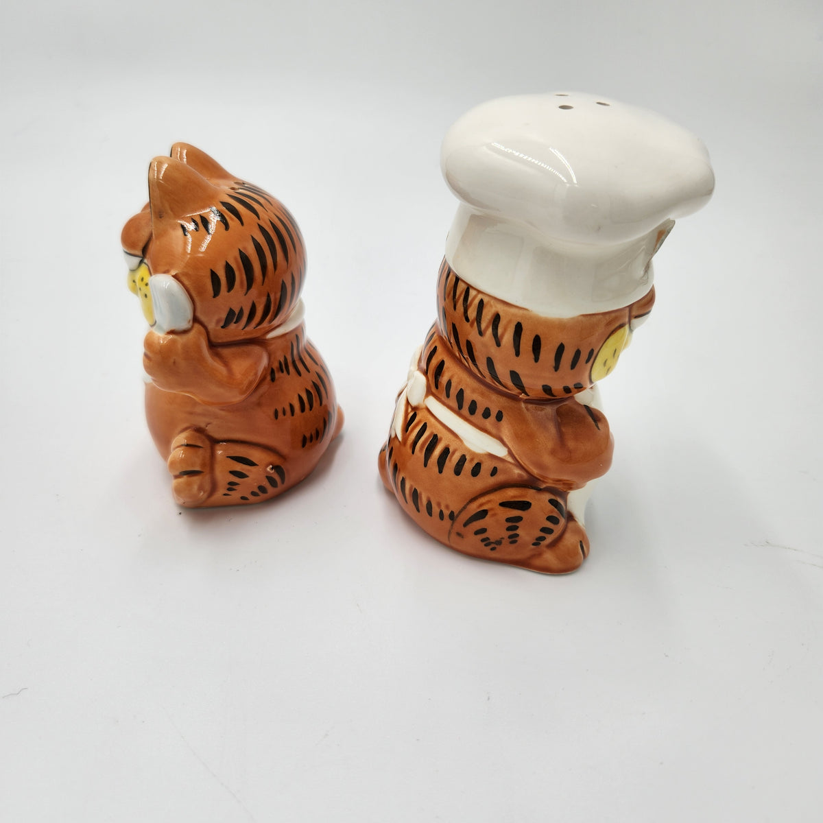 Vtg Garfield Salt Pepper Shakers Ceramic Chef Salty Cat Enesco Jim Davis 1981